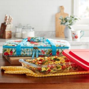 New. The Pioneer Woman Insulate baker tote